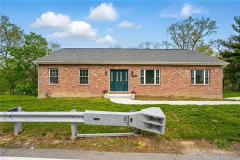 958 Cliff Mine Rd, Coraopolis, PA 15108