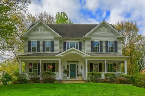 139 Oakview Dr, Cranberry Township, PA 16066
