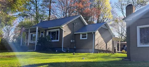 23 Oak St, Punxsutawney, PA 15767