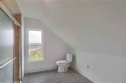 530 Stokes Ave, Braddock, PA 15104 photo 21