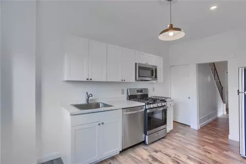 530 Stokes Ave, Braddock, PA 15104 photo 9