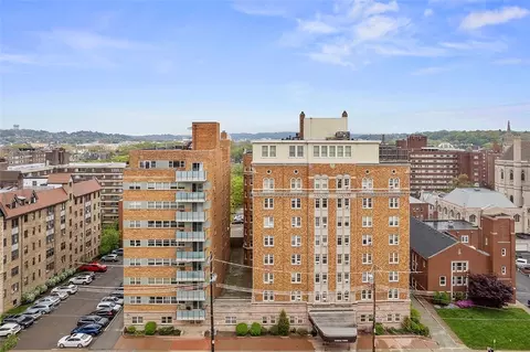 144 N Dithridge St #210, Pittsburgh, PA 15213