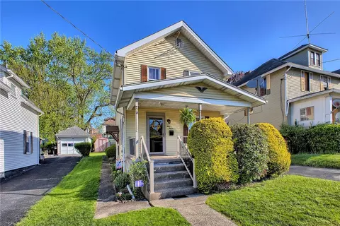 411 Lafferty St, Jeannette, PA 15644