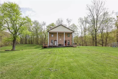116 Post Office Rd, Dilliner, PA 15327