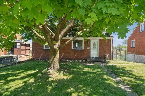706 Ridgeside Pl, PA 15137