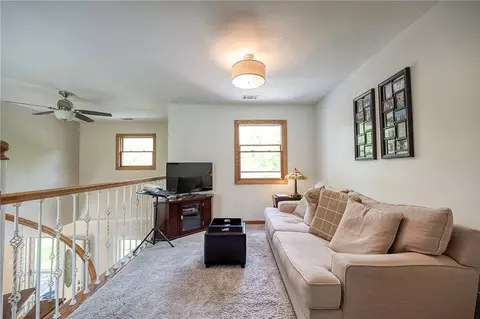 140 Maple Dr, Warrendale, PA 15086 photo 21