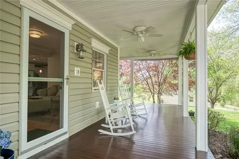 140 Maple Dr, Warrendale, PA 15086 photo 8
