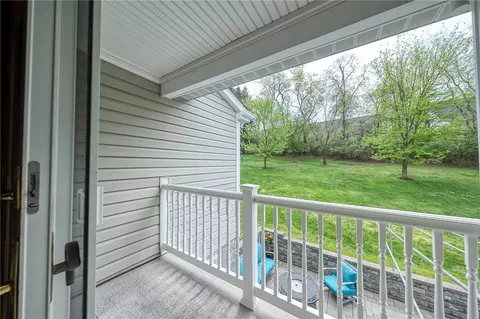 140 Maple Dr, Warrendale, PA 15086 photo 22
