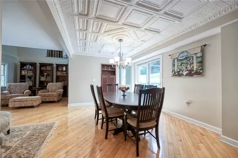140 Maple Dr, Warrendale, PA 15086 photo 14