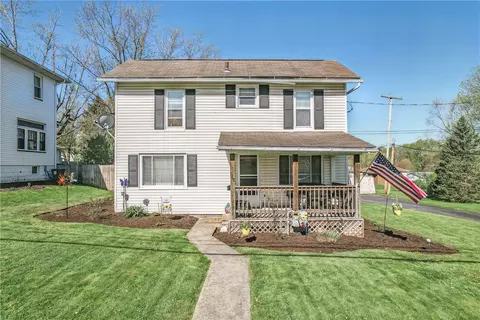 362 S 7th St, Sharpsville, PA 16150