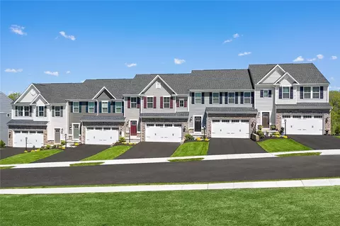 130 Olivia Dr, Eighty Four, PA 15330