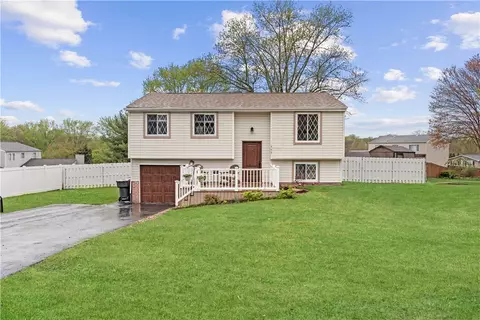 209 Briarwood Ln, Cranberry Township, PA 16066