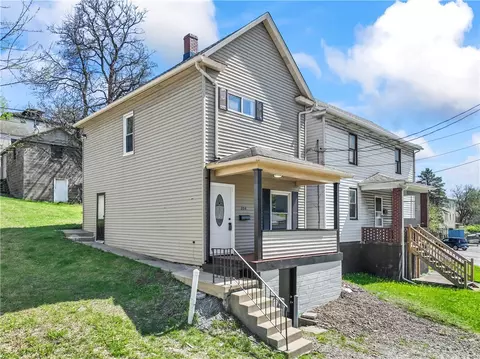 204 N 4th St, Jeannette, PA 15644