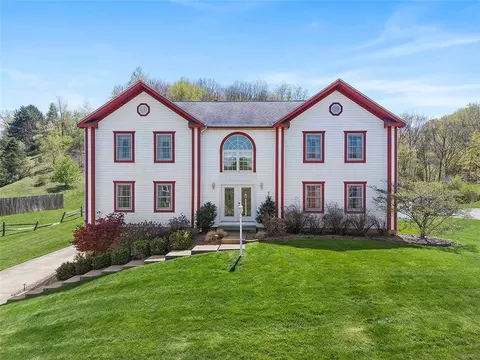 107 Woodbine Dr, Cranberry Township, PA 16066