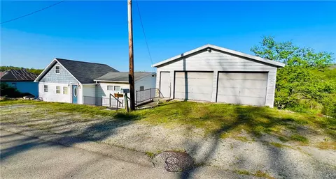 1107 National Pike, Uniontown, PA 15401