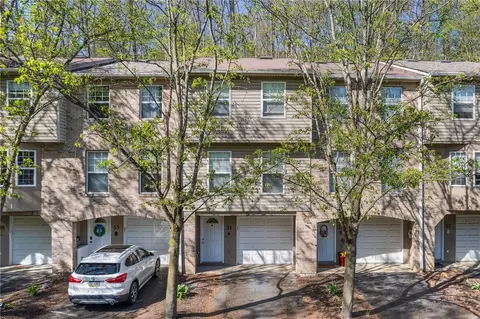 31 Run St, Carnegie, PA 15106