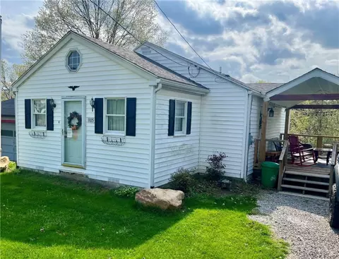 1105 Glenn Ave, Beaver Falls, PA 15010