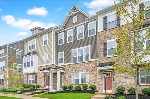 816 Theda Dori St, Cranberry Township, PA 16066