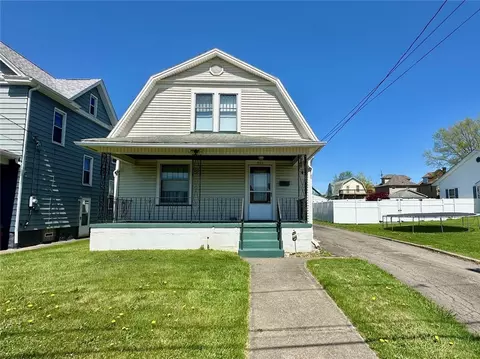 925 Rose Ave, New Castle, PA 16101