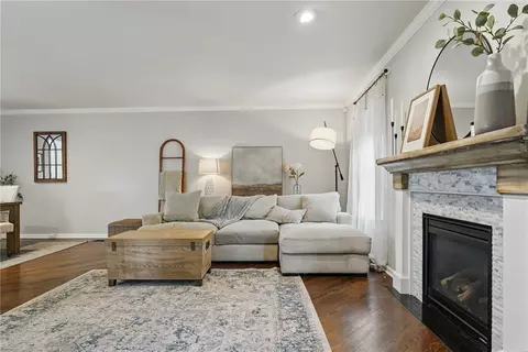 Living - 417 Georgetown Ct, Seven Fields, PA 16046 photo 2 of 5
