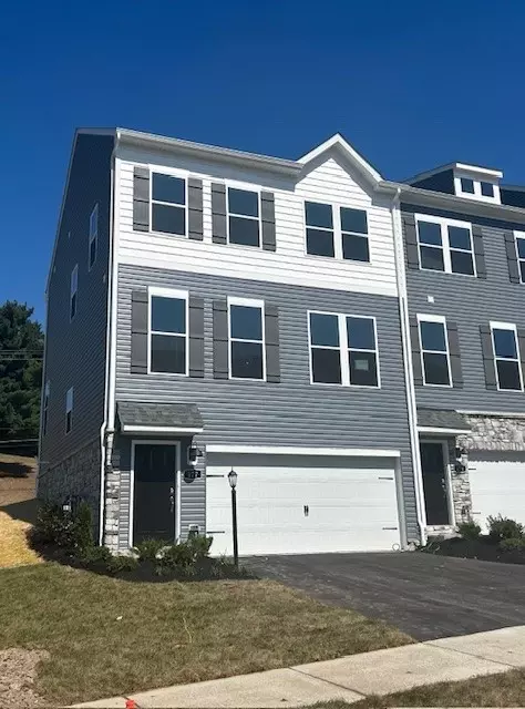 177 Sweetwater Dr, Moon Twp, PA 15108