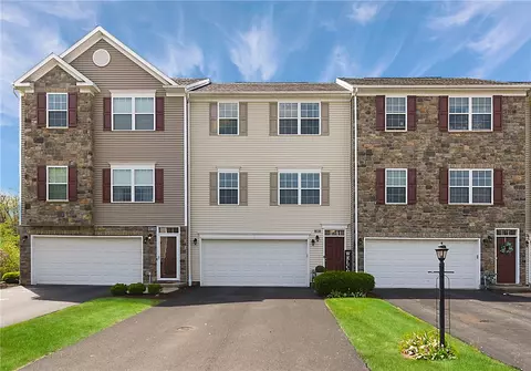 703 Freedom Dr, Carnegie, PA 15106