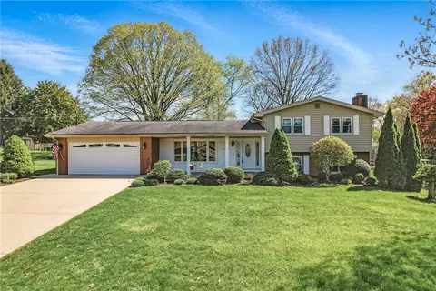 3640 Ridgewood Dr, Hermitage, PA 16148