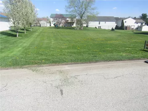 1303 Brierwood Dr, Somerset, PA 15501