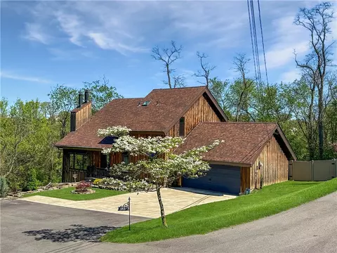 42 Elmhurst St, Pittsburgh, PA 15220