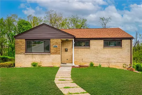 4917 Leona Dr, Pittsburgh, PA 15227