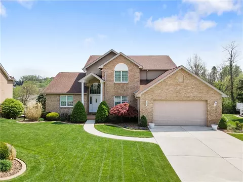 1093 Finchley Rd, Irwin, PA 15642