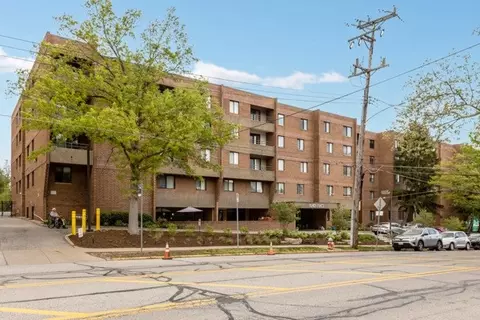 5715 Beacon St #103, Pittsburgh, PA 15217