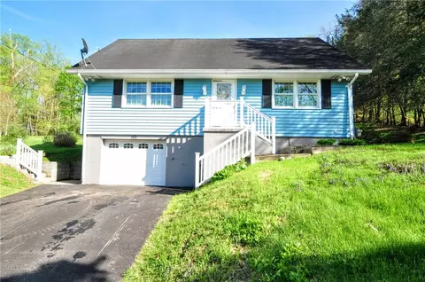 308 Twin Bridges Rd, Charleroi, PA 15022