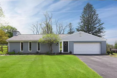 1019 Center Oak Dr, Pittsburgh, PA 15237