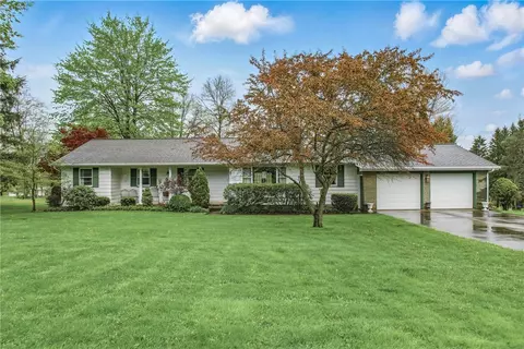 16 Gruber Rd, Greenville, PA 16125