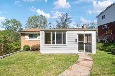 1669 Dunluce Dr, Pittsburgh, PA 15227