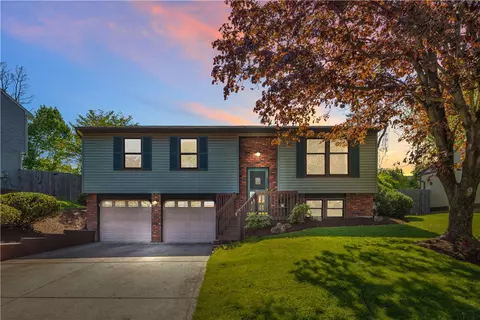 2290 Chapparal Dr, Plum, PA 15239