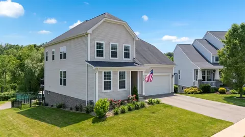 118 General Ct, Zelienople, PA 16063