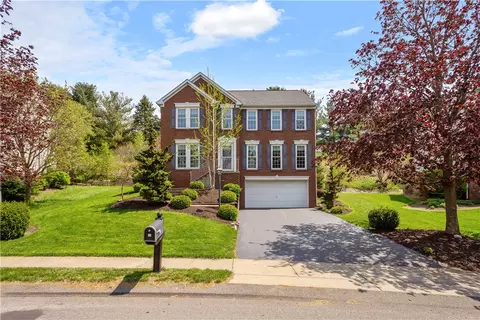 114 Vista Dr, Canonsburg, PA 15317