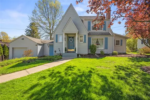 1118 Bon Air Dr, Sharon, PA 16146