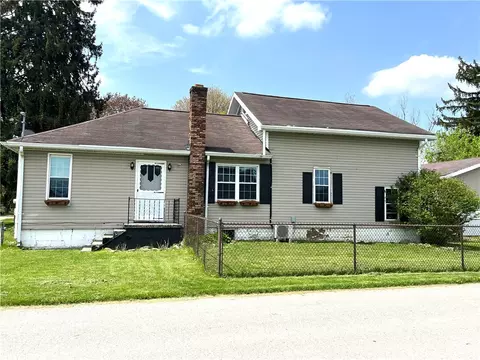 420 Church St, Harrisville, PA 16038