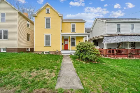 26 2nd Ave, Scottdale, PA 15683