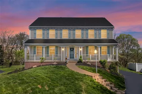 136 Amberwoods Dr, Mcmurray, PA 15317