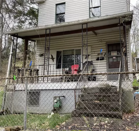 3242 Slope St, Pittsburgh, PA 15204