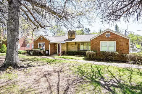 310 N 14th St, Jeannette, PA 15644