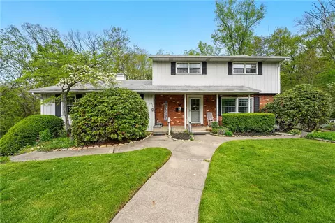 102 Endress Dr, Zelienople, PA 16063