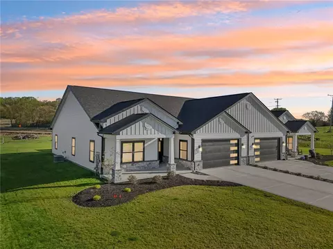 1171 Valley-club Dr, Irwin, PA 15642