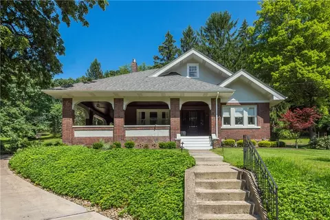 221 Bradford Rd, Bradford Woods, PA 15015