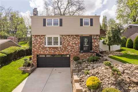 130 Foxcroft Rd, Pittsburgh, PA 15220
