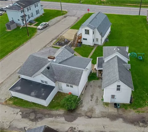54 50 Pike, Meadowlands, PA 15347